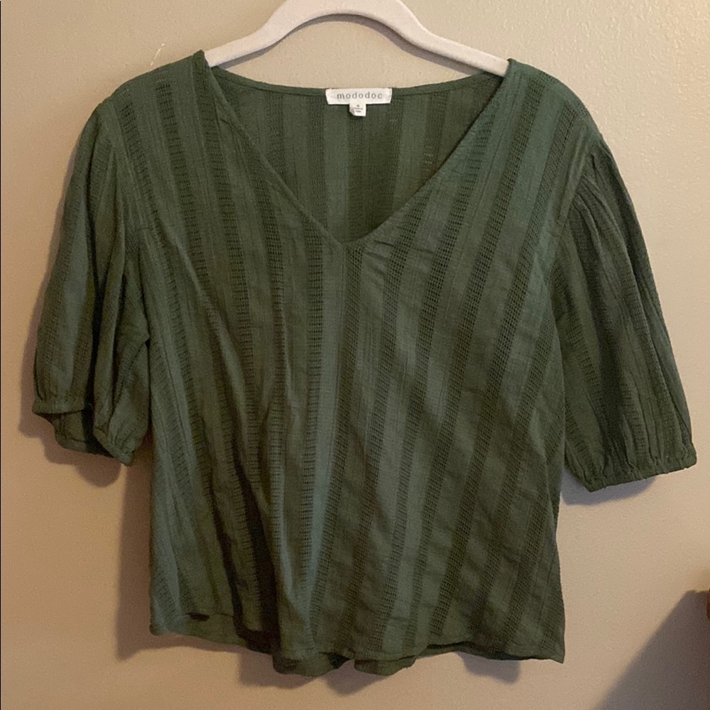 Mododoc Women's Green V-Neck Top
